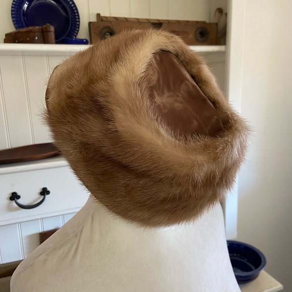 Vintage Fur Hat - Picture 1 of 3
